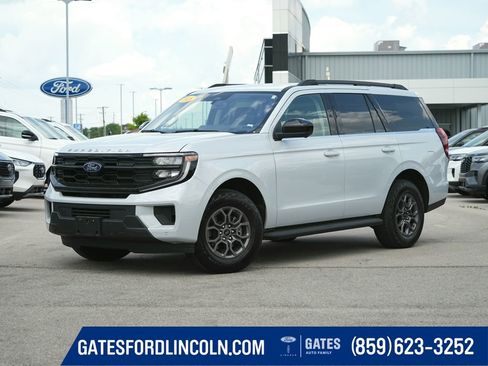 Used 2025 Ford Expedition Active AWD/4WD image 1