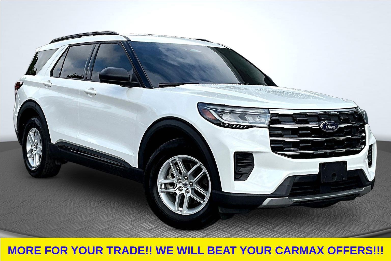 Used 2026 Ford Explorer Active RWD image 2