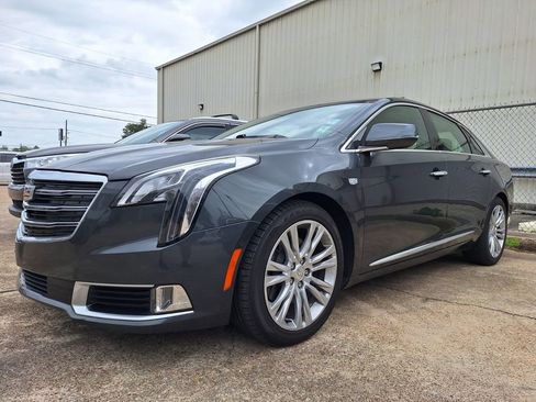 Used 2019 Cadillac XTS Luxury image 3