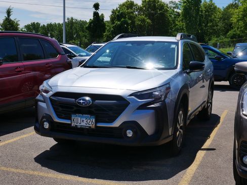 Used 2023 Subaru Outback Premium w/ Popular Package #1 AWD/4WD image 3