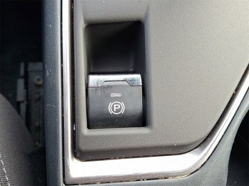 Used 2024 Subaru Impreza 2.0i image 25