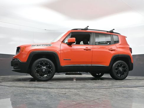 Used 2018 Jeep Renegade Latitude w/ Cold Weather Group image 50