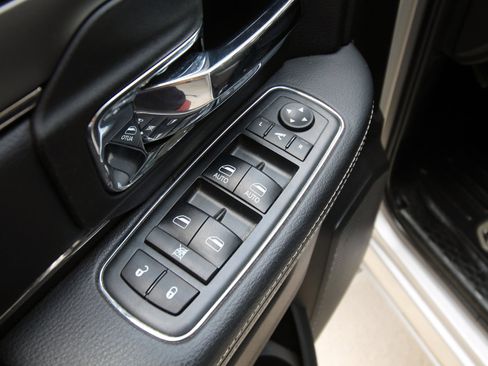Used 2018 RAM 2500 Laramie w/ Sport Appearance Group AWD/4WD image 22