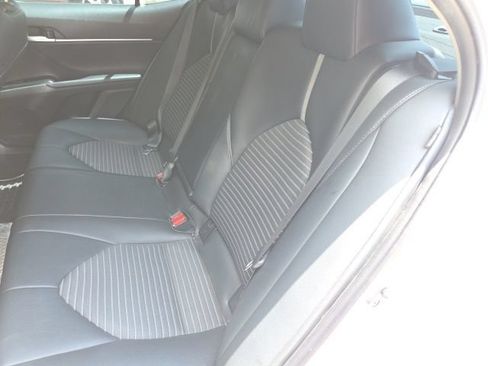 Used 2020 Toyota Camry SE FWD image 11