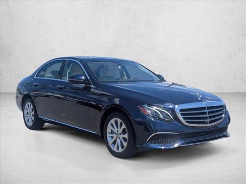 Used 2020 Mercedes-Benz E 350 4MATIC Sedan image 3