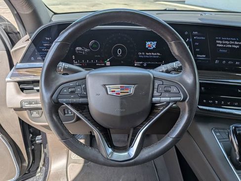 Used 2021 Cadillac Escalade Premium Luxury image 18