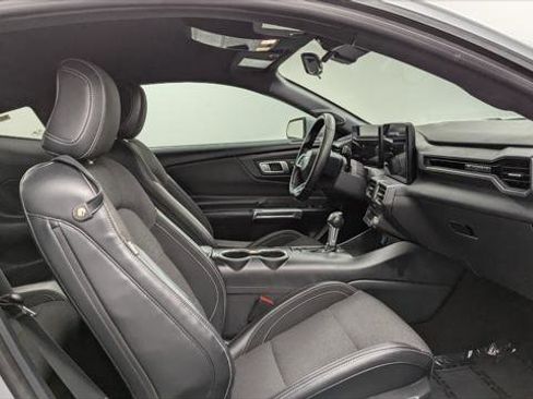 Used 2024 Ford Mustang Coupe image 18