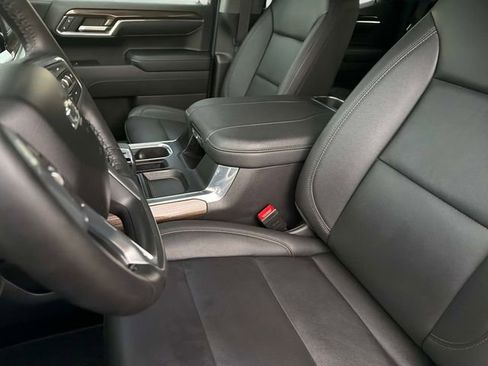 Used 2024 Chevrolet Silverado 1500 LT Trail Boss w/ LT Trail Boss Premium Package AWD/4WD image 19