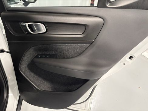 Certified 2025 Volvo XC40 B5 Plus image 26