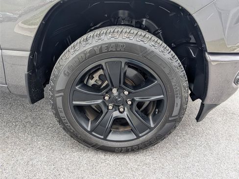 Used 2022 RAM 1500 Big Horn AWD/4WD image 9