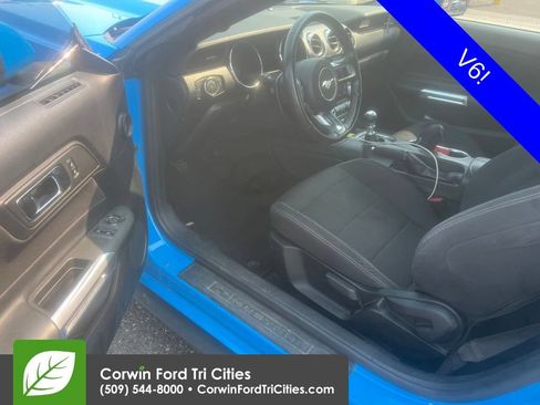 Used 2017 Ford Mustang Coupe RWD image 2
