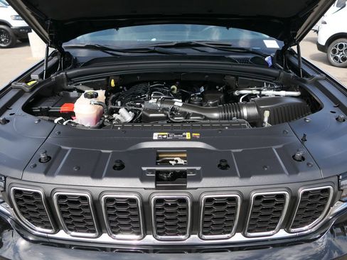 Used 2023 Jeep Grand Cherokee L Laredo AWD/4WD image 26