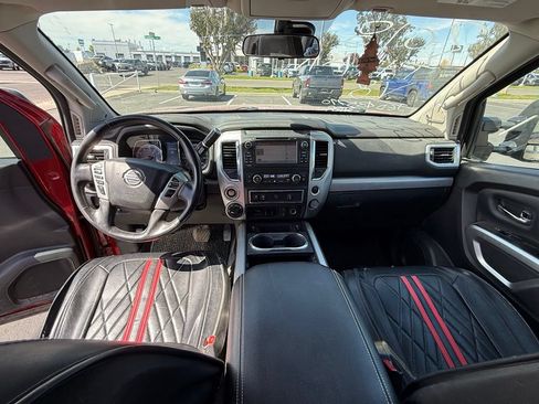 Used 2018 Nissan Titan PRO-4X AWD/4WD image 14