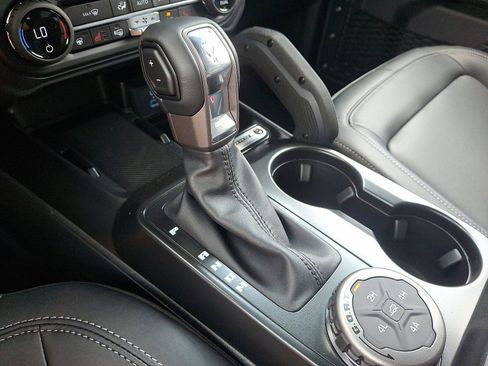 New 2025 Ford Bronco Badlands image 15