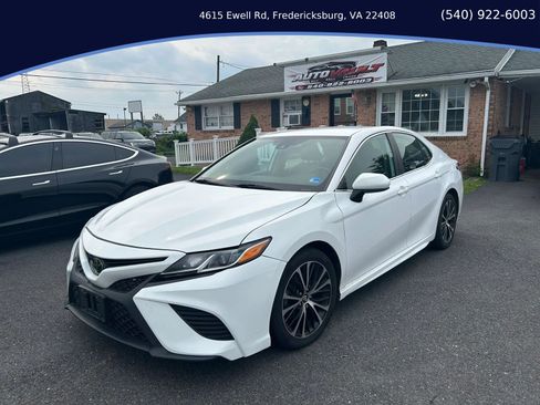 Used 2020 Toyota Camry SE FWD image 9