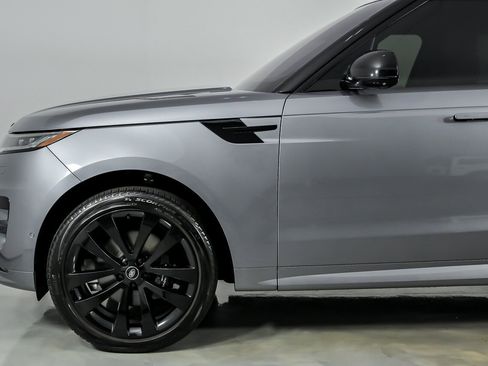 Used 2023 Land Rover Range Rover Sport SE Dynamic AWD/4WD image 7