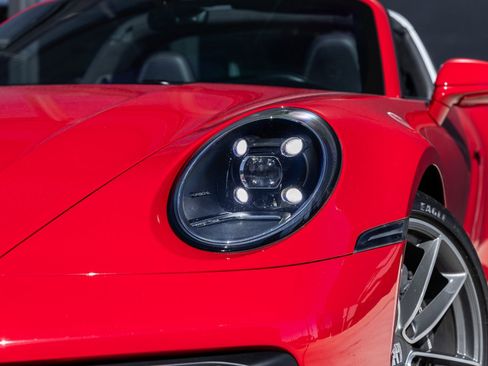 Certified 2024 Porsche 911 Targa 4 image 18