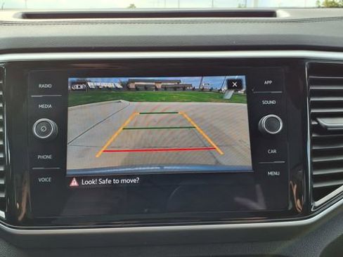 Used 2023 Volkswagen Atlas Cross Sport SE w/ Panoramic Sunroof Package image 31