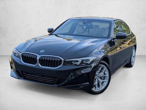 Used 2025 BMW 330i Sedan w/ Premium Package image 1
