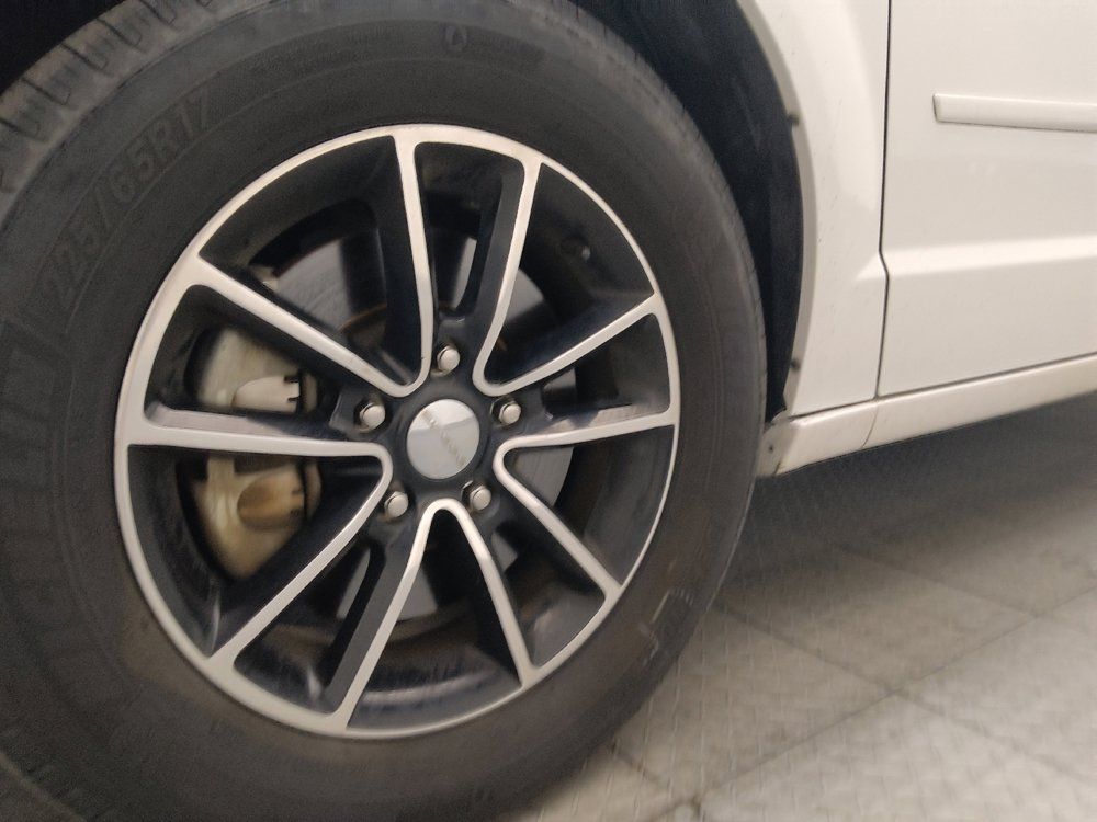 Used 2015 Dodge Grand Caravan SXT w/ Blacktop Package FWD image 31
