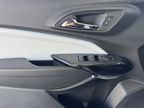 New 2025 Chevrolet Trax LT w/ Driver Confidence Package image 9