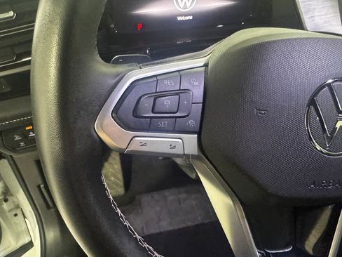 Used 2025 Volkswagen Atlas Cross Sport SE AWD/4WD image 5