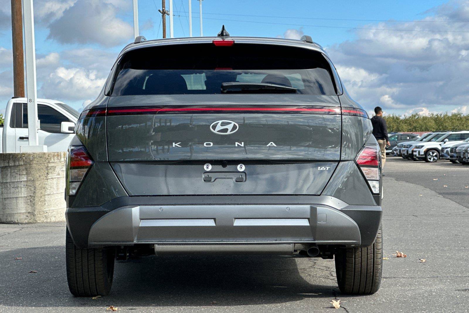 New 2027 Hyundai Kona Limited FWD image 4