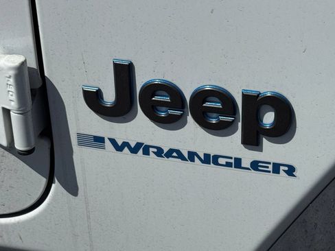 Used 2023 Jeep Wrangler Unlimited Rubicon 4xe AWD/4WD image 18