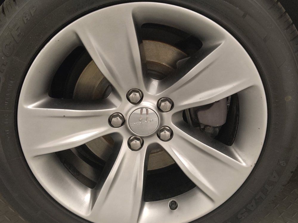 Used 2019 Dodge Challenger SXT RWD image 31