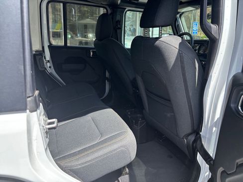 Used 2025 Jeep Wrangler Unlimited Sport AWD/4WD image 34