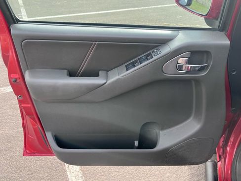 Used 2012 Nissan Frontier PRO-4X w/ Pro-4x Luxury Pkg image 11