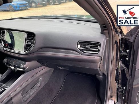Used 2025 Dodge Durango GT AWD/4WD image 16