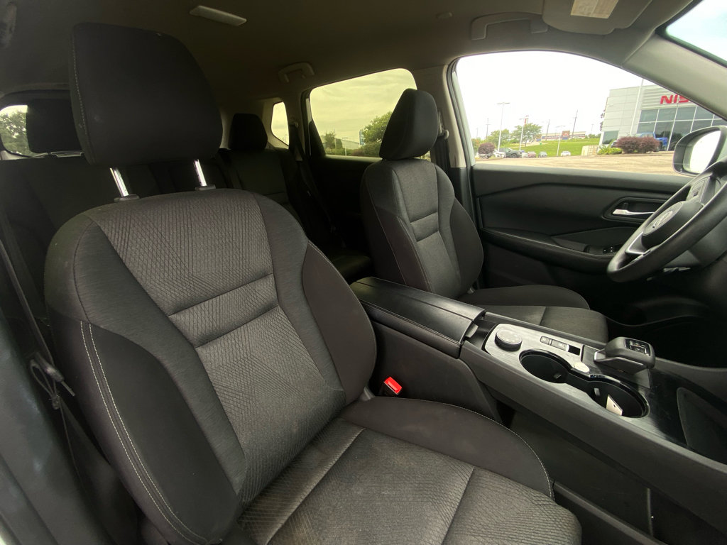 Used 2024 Nissan Rogue SV AWD/4WD image 14