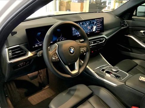 Used 2023 BMW 330i Sedan w/ Convenience Package image 10