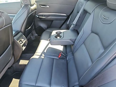 Used 2025 Cadillac XT4 Premium Luxury image 28