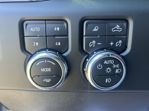 Used 2023 GMC Sierra 1500 AT4 w/ AT4 Premium Package AWD/4WD image 20
