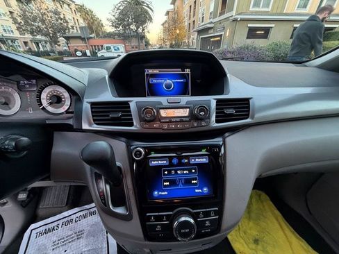 Used 2016 Honda Odyssey SE image 59
