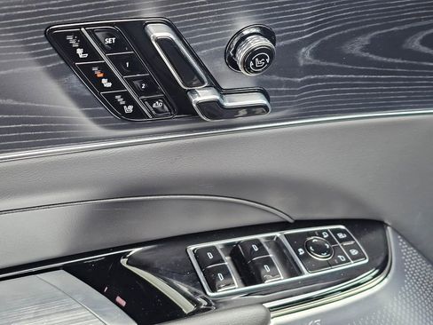 New 2026 Cadillac Lyriq V AWD/4WD image 22
