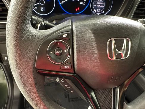 Used 2017 Honda HR-V EX image 32