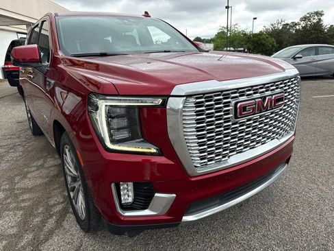 Used 2021 GMC Yukon Denali w/ Denali Ultimate Package AWD/4WD image 15