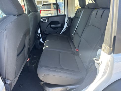 Used 2023 Jeep Wrangler Unlimited image 20