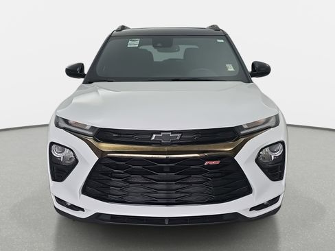 Used 2023 Chevrolet TrailBlazer RS w/ Sun and Liftgate Package image 2