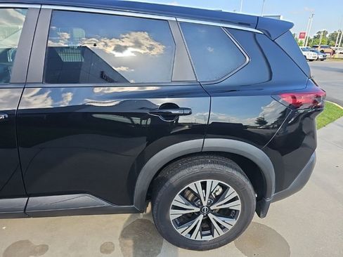 Used 2023 Nissan Rogue SV FWD image 12