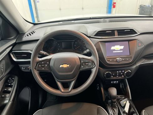 Used 2023 Chevrolet TrailBlazer LT FWD image 11
