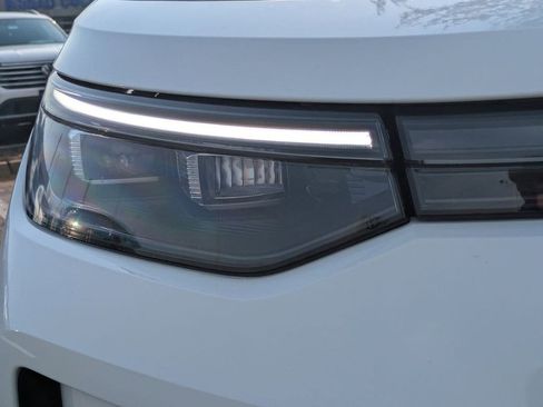 Certified 2025 Volkswagen Tiguan S FWD image 10