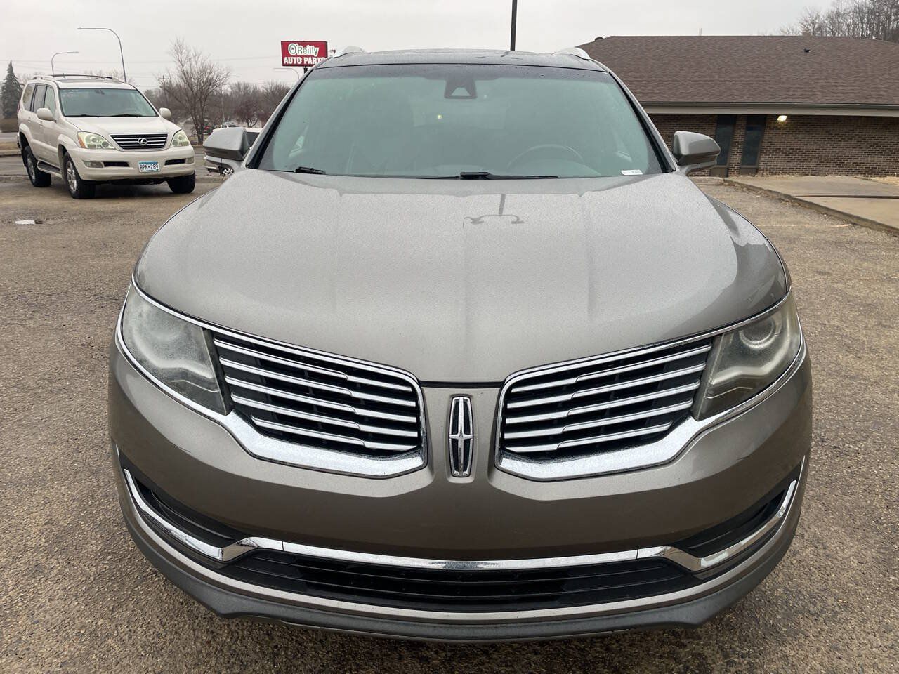 Used 2016 Lincoln MKX Reserve w/ Climate Package FWD image 3