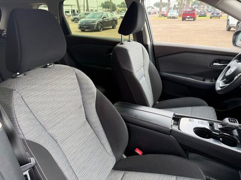 Certified 2023 Nissan Rogue SV FWD image 20