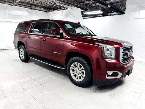 Used 2019 GMC Yukon XL SLT w/ Open Road Package AWD/4WD image 6