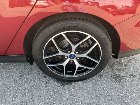 Used 2017 Ford Focus SEL image 21