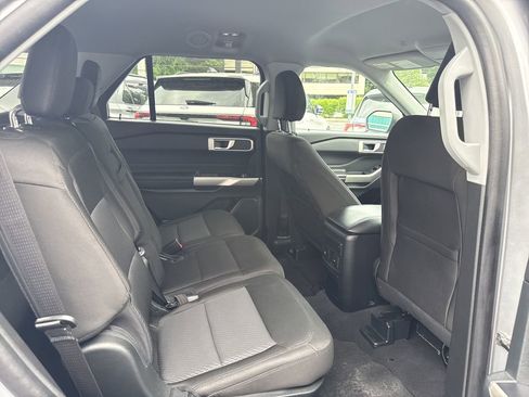Used 2023 Ford Explorer XLT AWD/4WD image 27